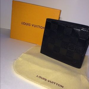 Louis Vuitton men’s black wallet